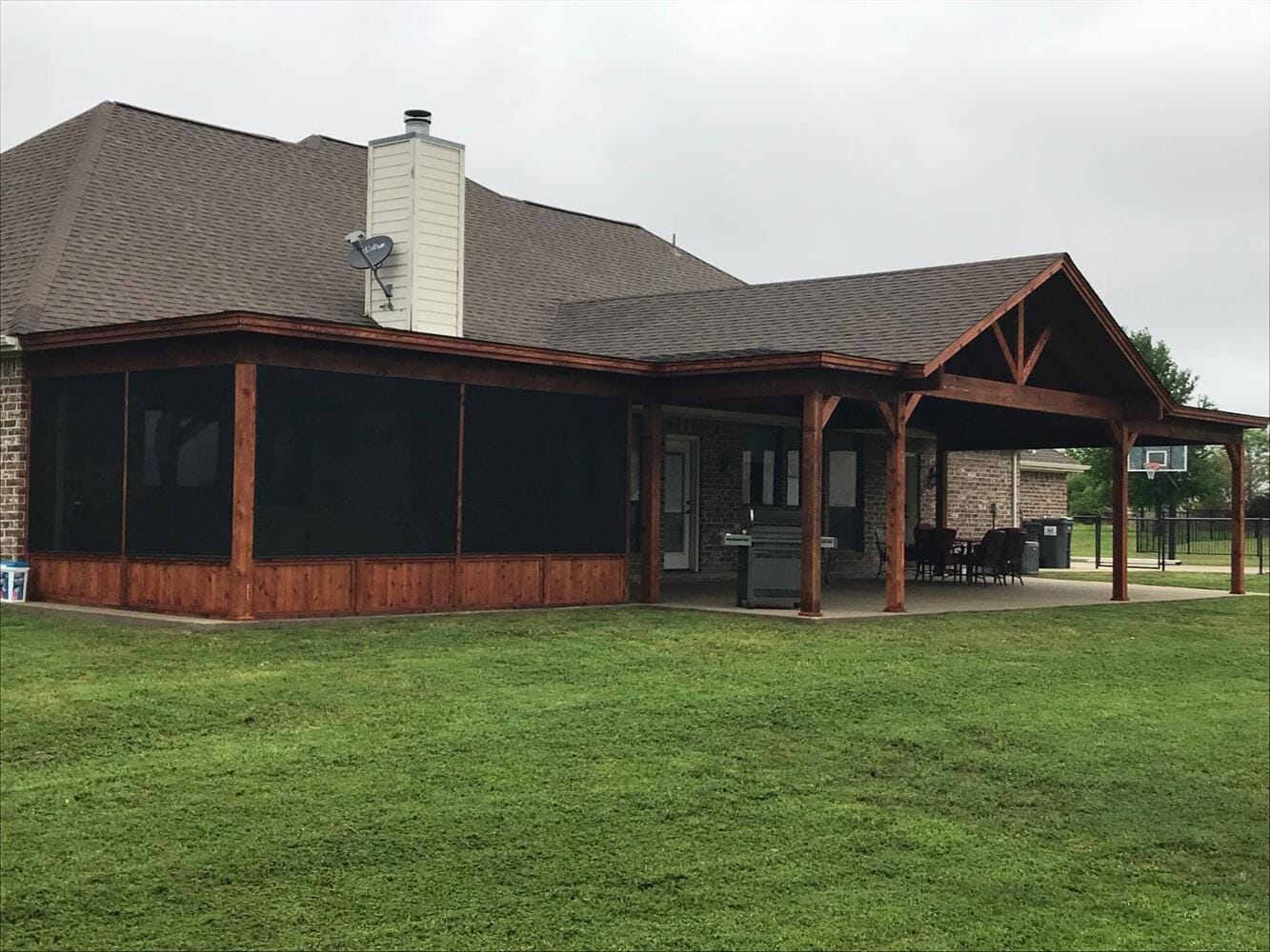 Emerson Turf Outdoor Living 2 - Emerson Pro Services outdoor living space